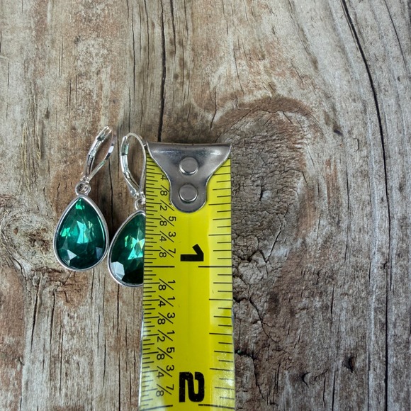 Nine West Emerald Green Teardrop Earrings Silver Tone Faceted Crystal Leverback - Picture 3 of 6